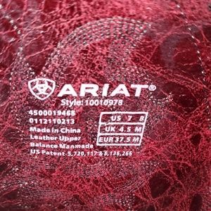 RED ARIAT BOOTS SIZE 7